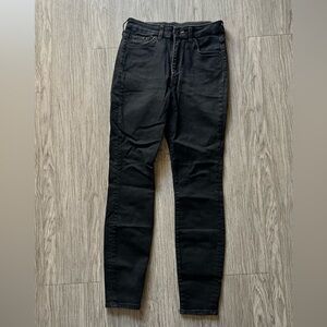 Women’s Black Jeans (not discolored)